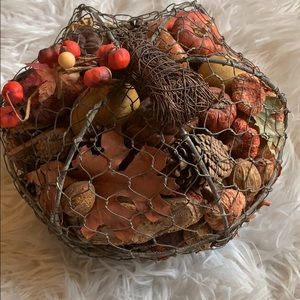 Fall potpourri in wire round basket